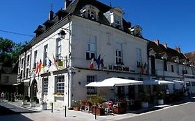 Logis Hotel Restaurant Le Puits Dore